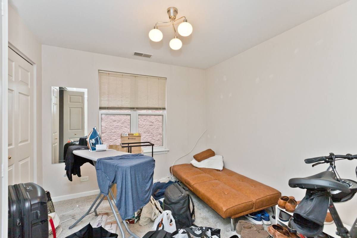 Apartment for rent at 1156 N Howe St #B, Chicago, IL 60610