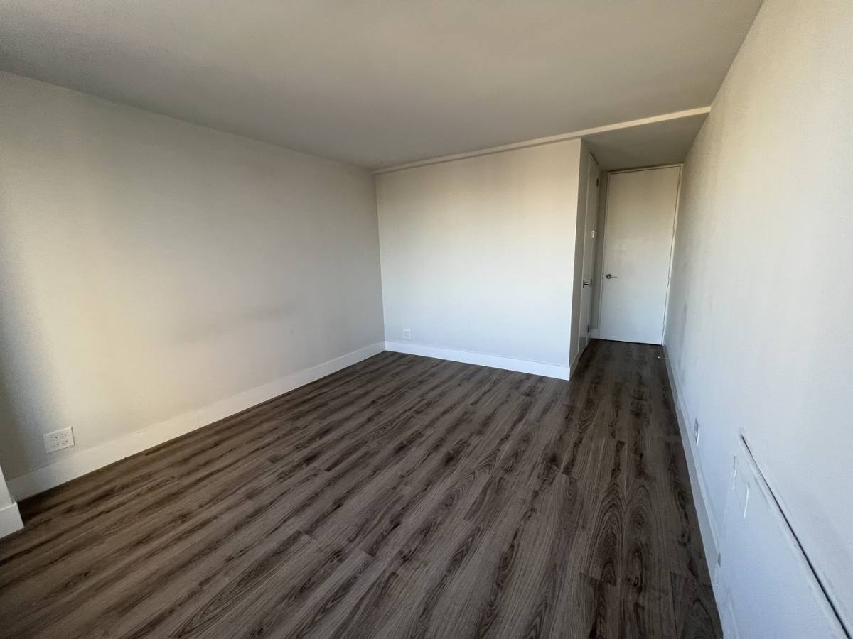 Apartment for rent at 2 E Oak St #2002, Chicago, IL 60611
