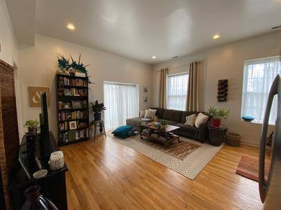 Apartment for rent at 2120 W Washington Blvd #402, Chicago, IL 60612