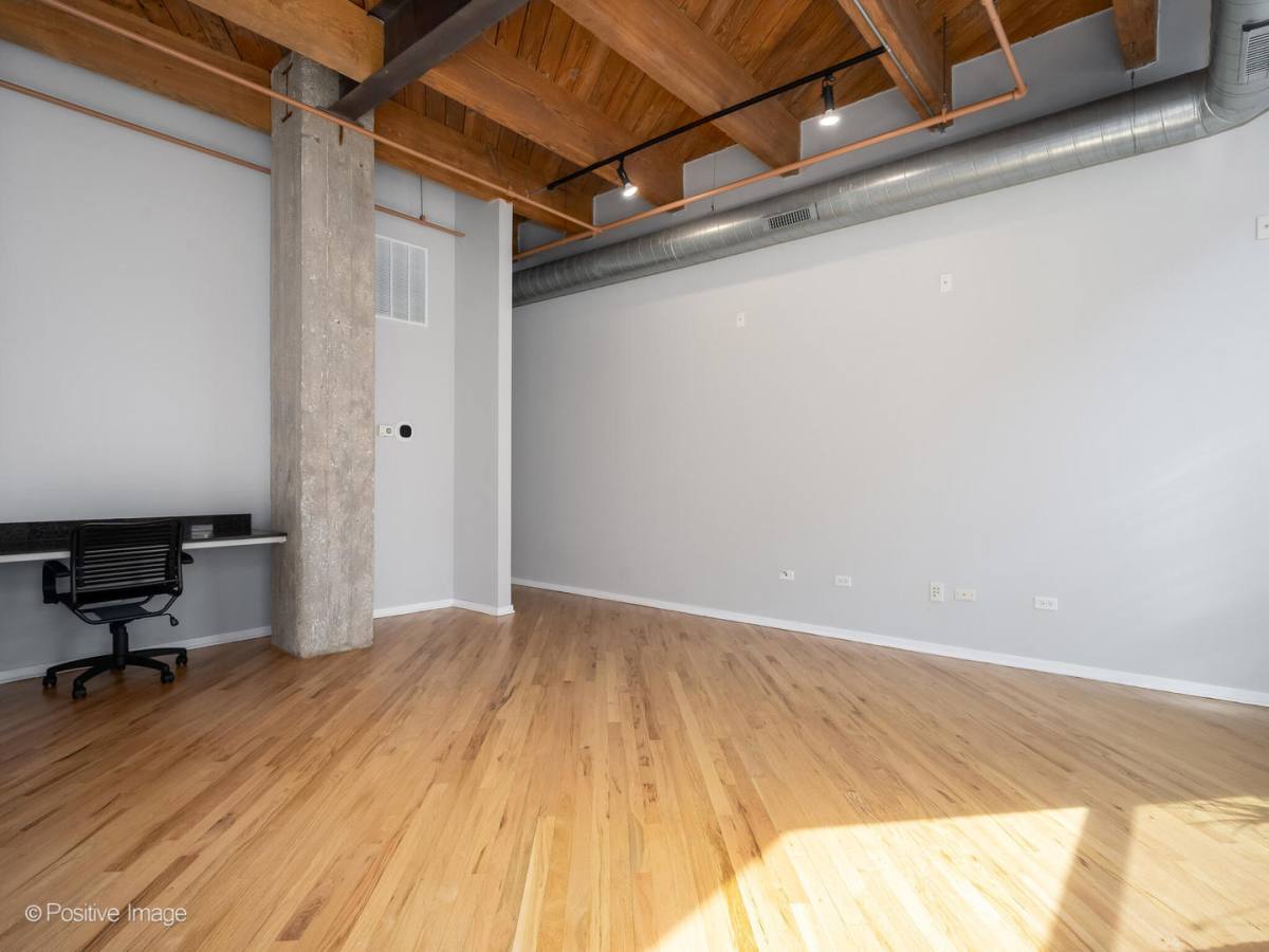 Apartment for rent at 1040 W Adams St #245, Chicago, IL 60607