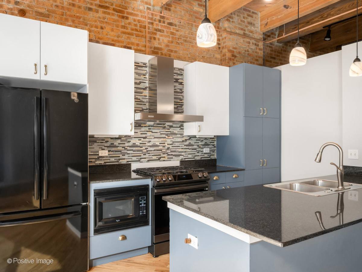 Apartment for rent at 1040 W Adams St #245, Chicago, IL 60607