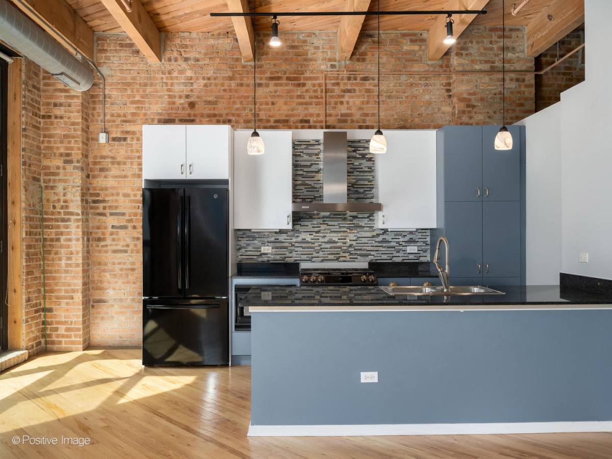 Apartment for rent at 1040 W Adams St #245, Chicago, IL 60607
