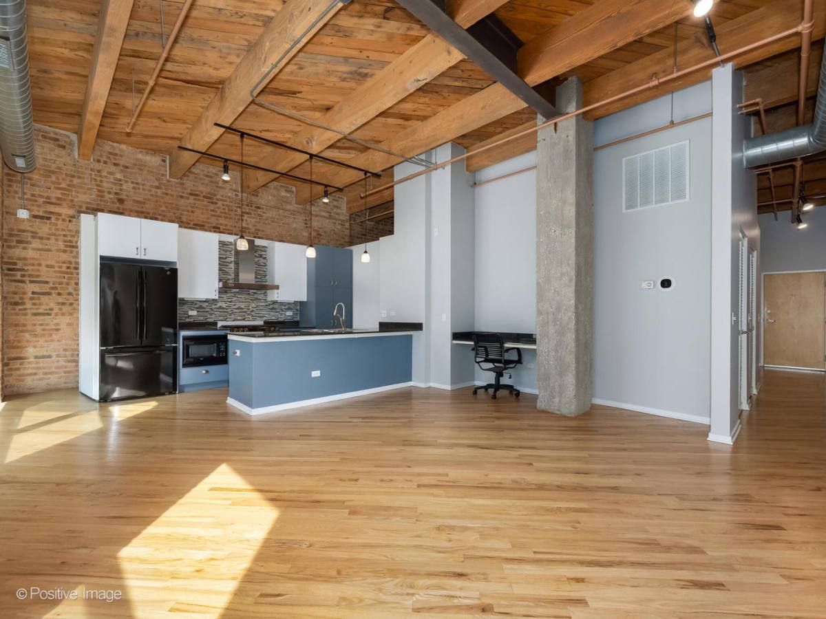 Apartment for rent at 1040 W Adams St #245, Chicago, IL 60607
