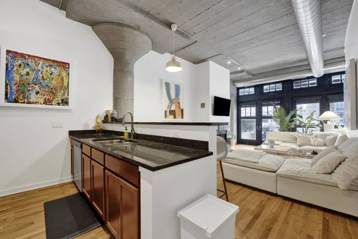 Apartment for rent at 1151 W 15th St #136, Chicago, IL 60608
