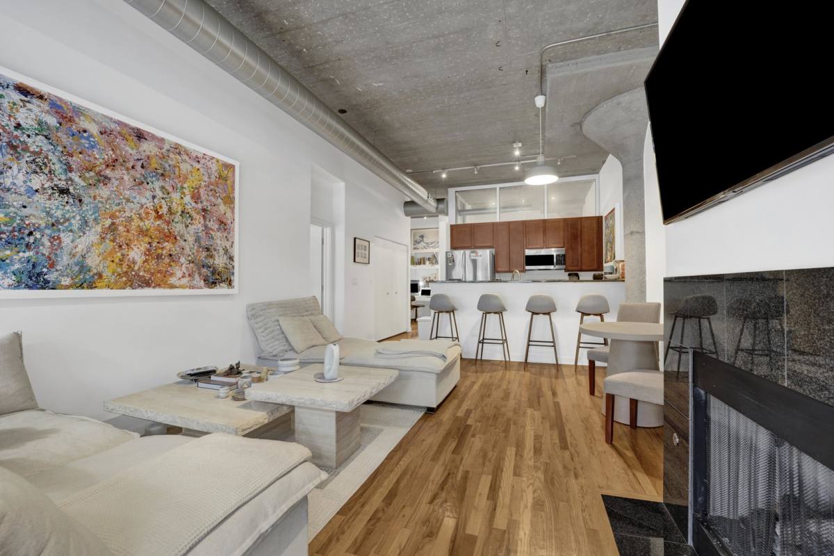 Apartment for rent at 1151 W 15th St #136, Chicago, IL 60608