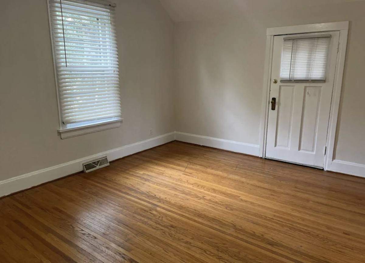 Apartment for rent at 212 Franklin St #2, Barrington, IL 60010
