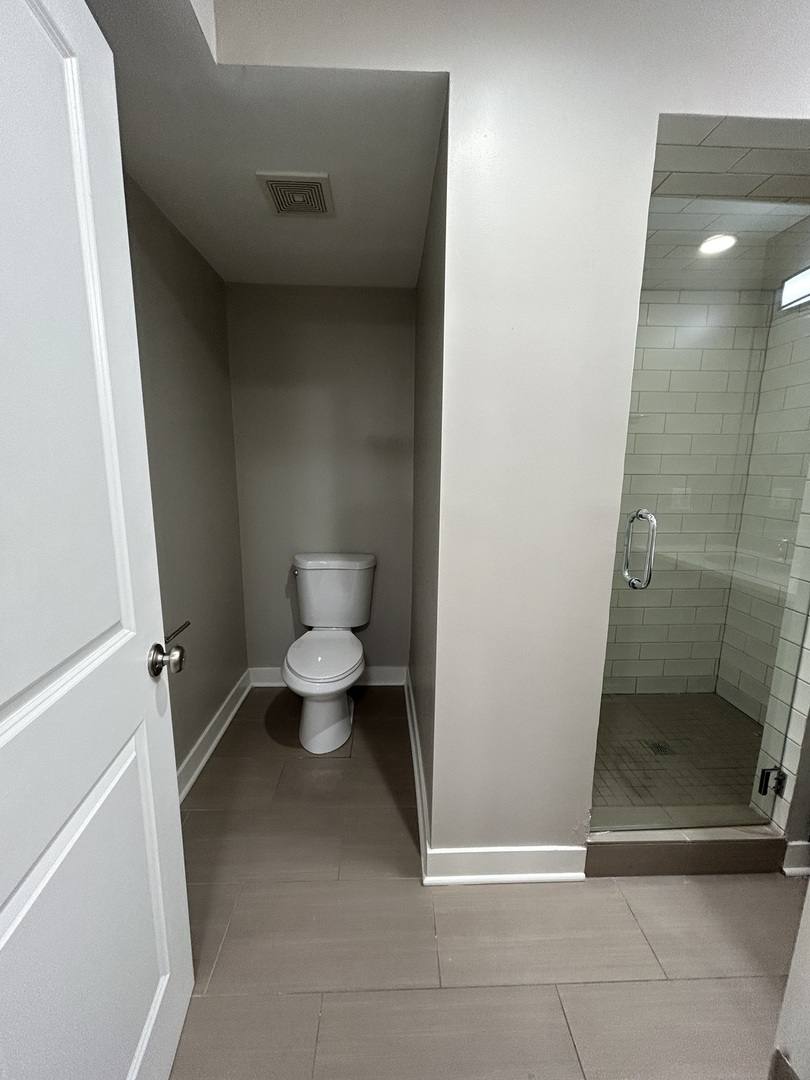 Apartment for rent at 753 W Buckingham Place #1, Chicago, IL 60657