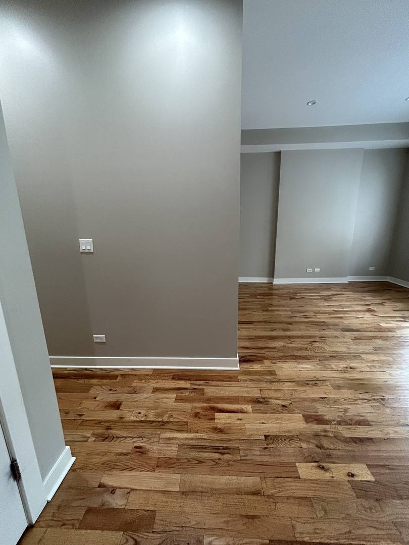 Apartment for rent at 753 W Buckingham Place #1, Chicago, IL 60657