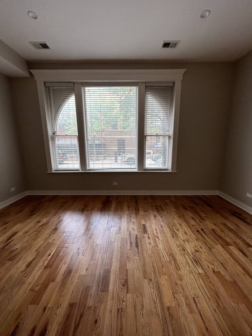 Apartment for rent at 753 W Buckingham Place #1, Chicago, IL 60657