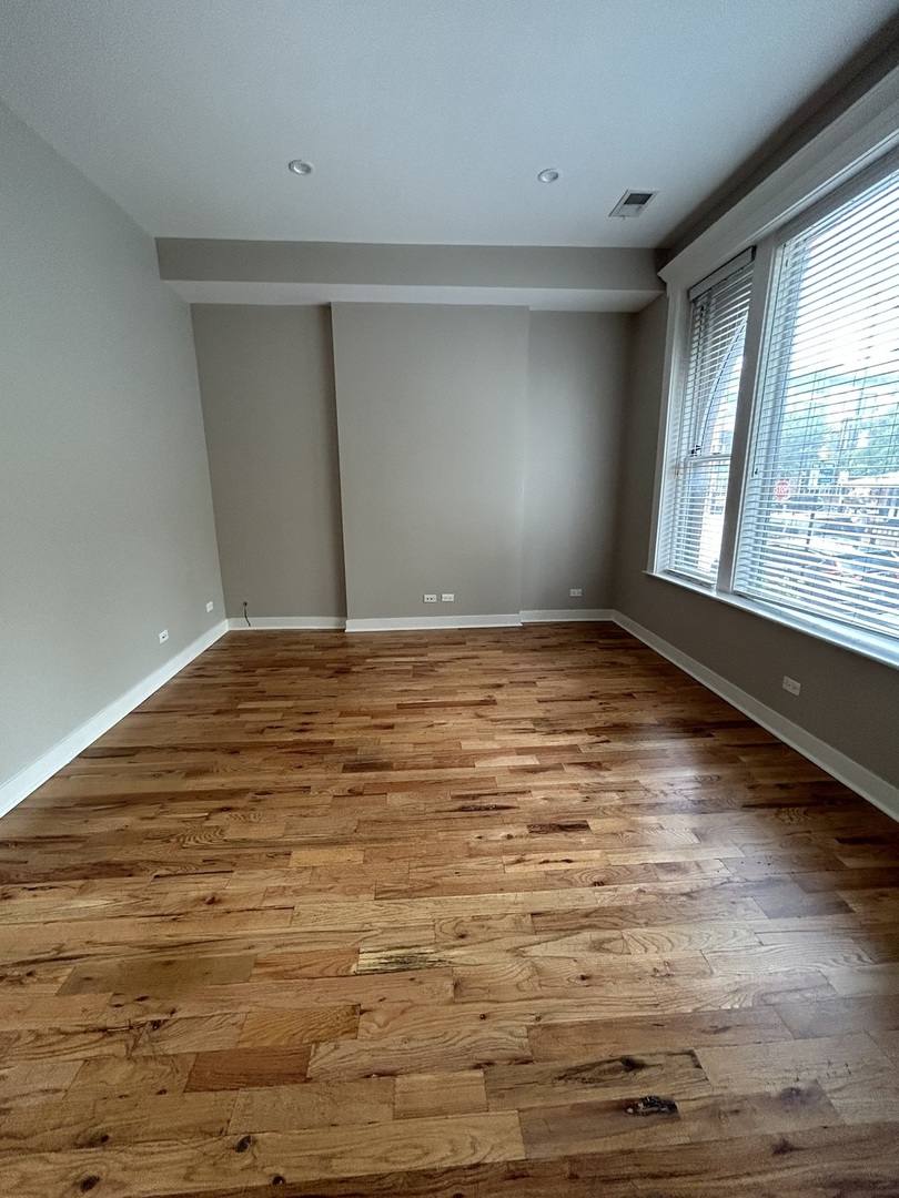 Apartment for rent at 753 W Buckingham Place #1, Chicago, IL 60657