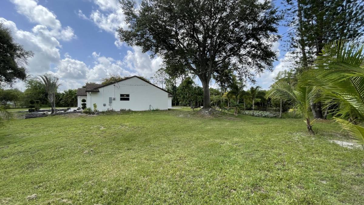 Apartment for rent at 17548 32nd Lane N, Loxahatchee, FL 33470