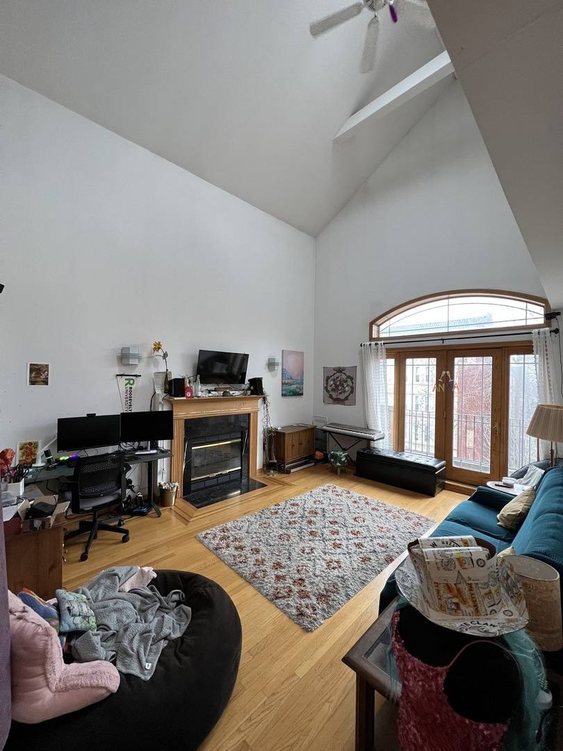 Apartment for rent at 4101 N Kenmore Ave #3S, Chicago, IL 60613