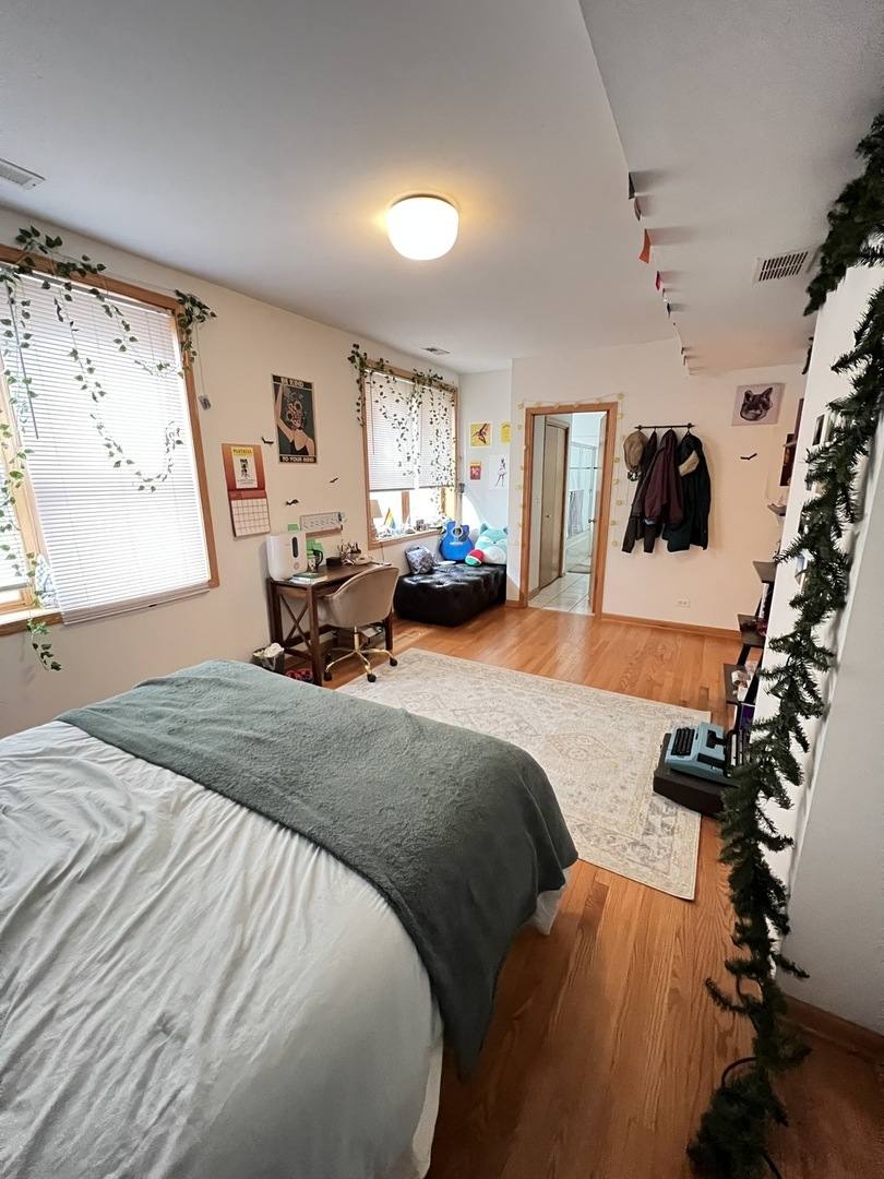 Apartment for rent at 4101 N Kenmore Ave #3S, Chicago, IL 60613