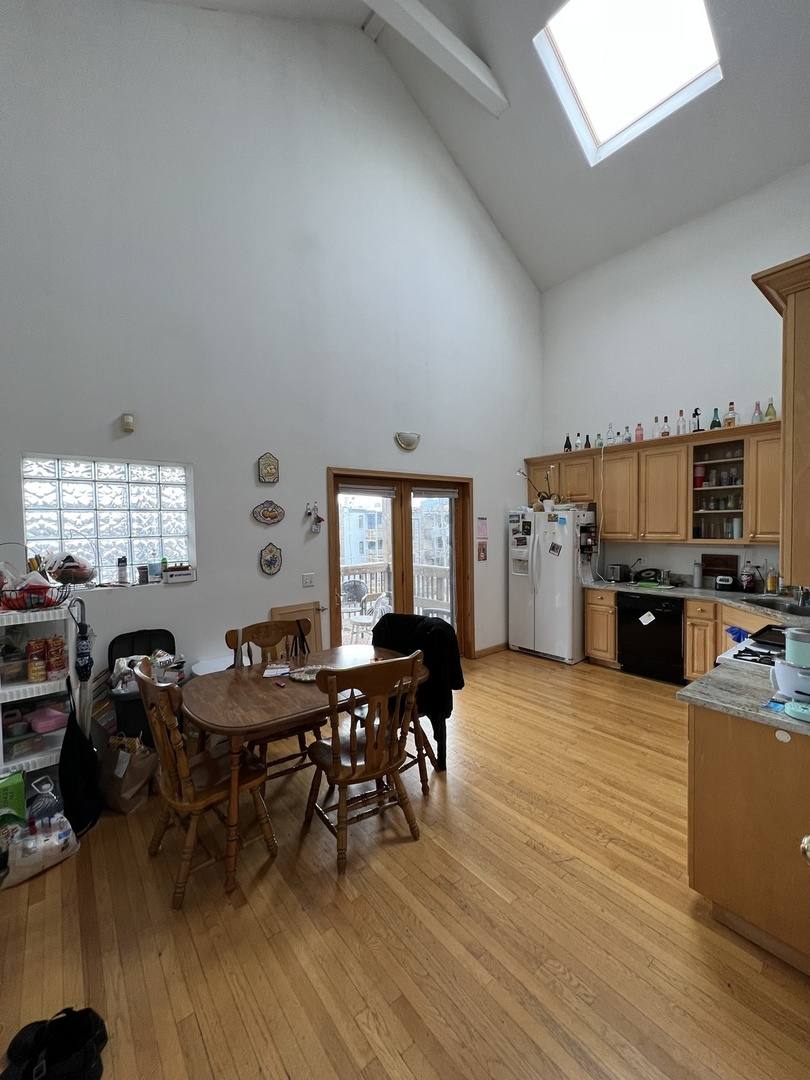 Apartment for rent at 4101 N Kenmore Ave #3S, Chicago, IL 60613