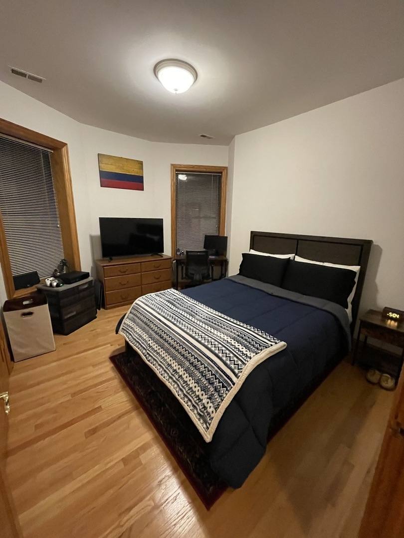 Apartment for rent at 3734 N Sheffield Ave #1S, Chicago, IL 60613
