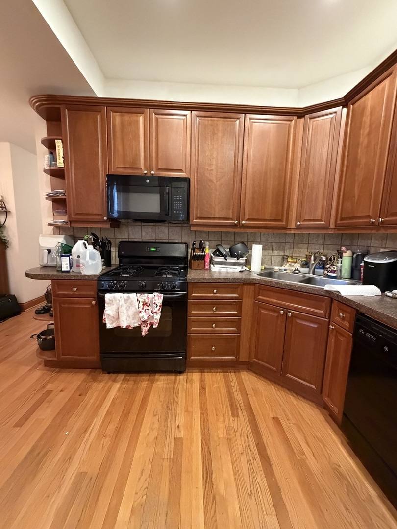 Apartment for rent at 3734 N Sheffield Ave #1S, Chicago, IL 60613