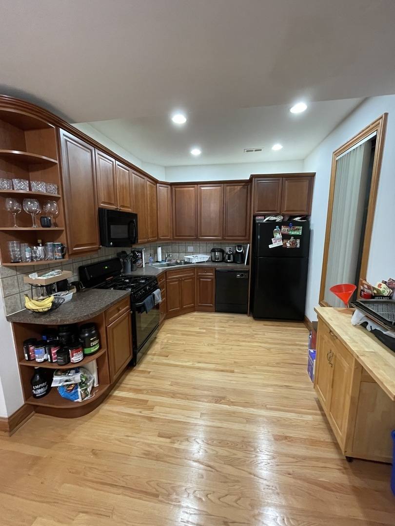 Apartment for rent at 3734 N Sheffield Ave #1S, Chicago, IL 60613