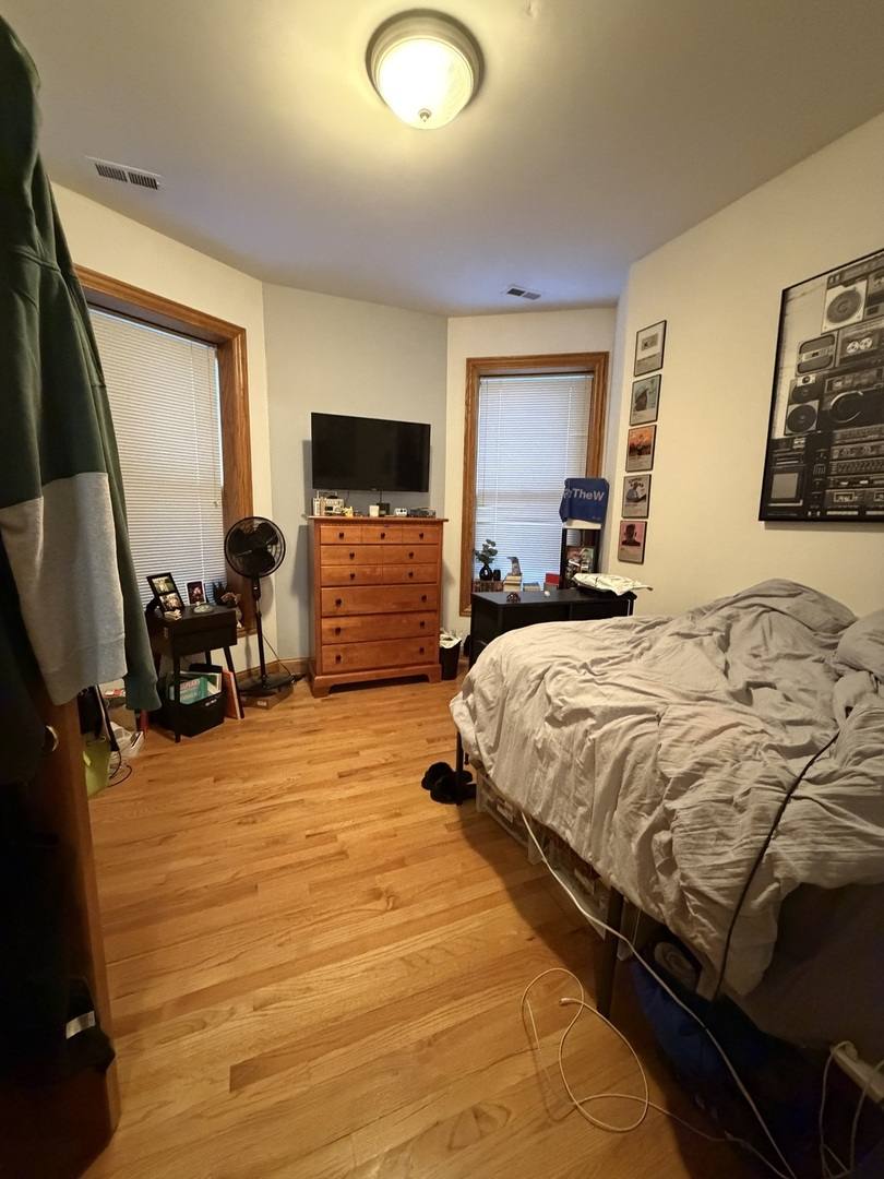 Apartment for rent at 3734 N Sheffield Ave #1S, Chicago, IL 60613