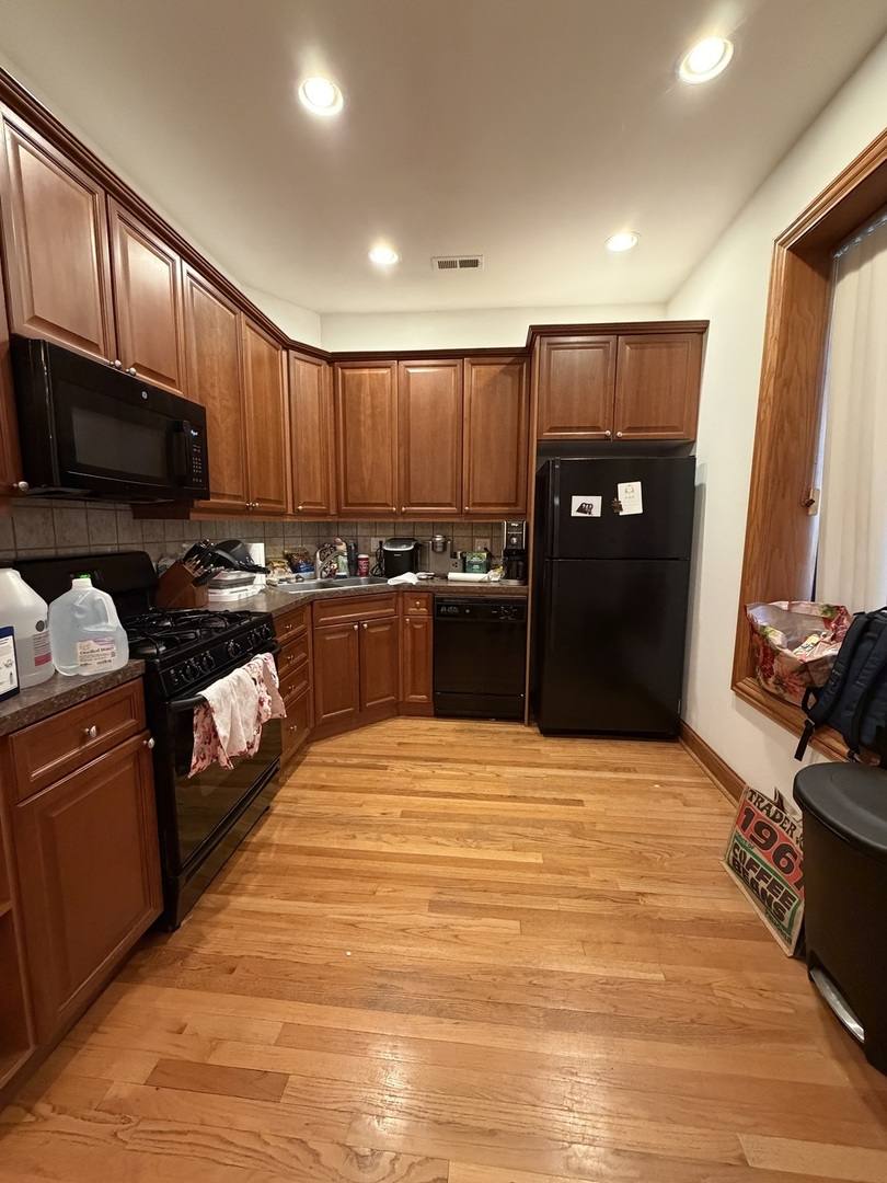 Apartment for rent at 3734 N Sheffield Ave #1S, Chicago, IL 60613