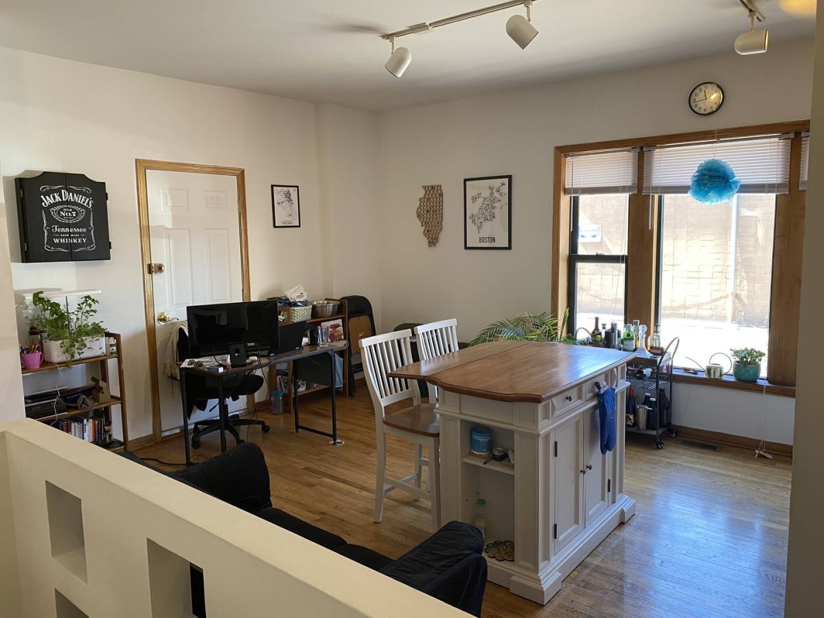Apartment for rent at 632 W Patterson Ave #1N, Chicago, IL 60613