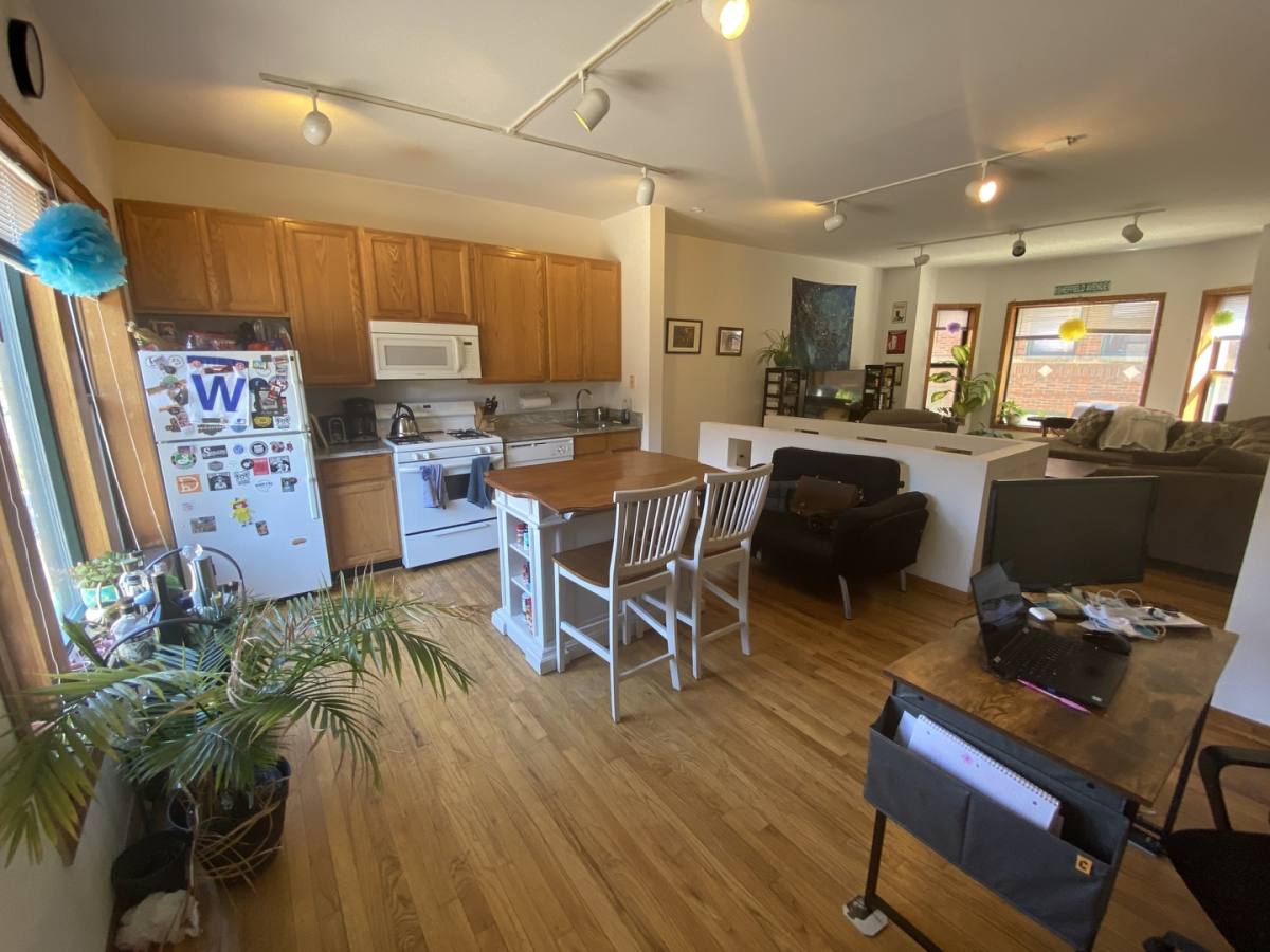 Apartment for rent at 632 W Patterson Ave #1N, Chicago, IL 60613