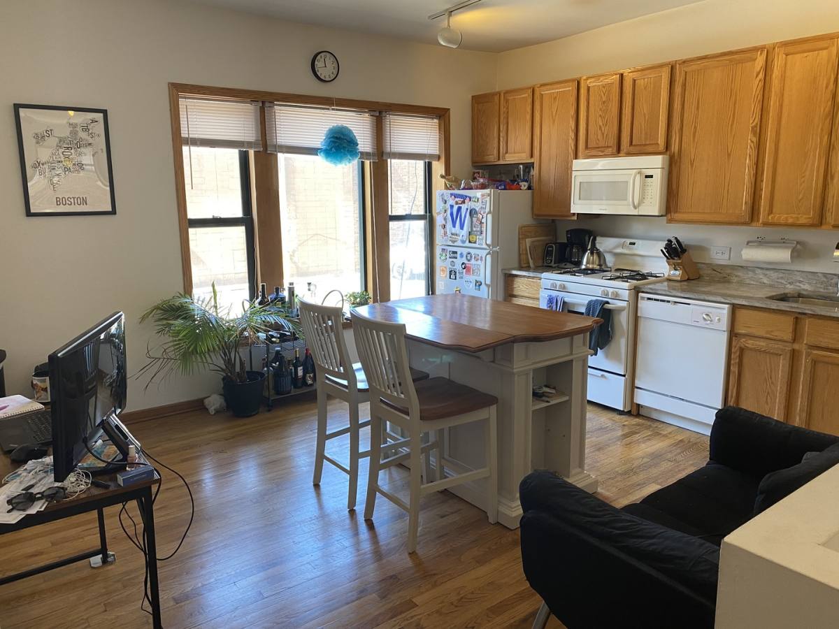 Apartment for rent at 632 W Patterson Ave #1N, Chicago, IL 60613