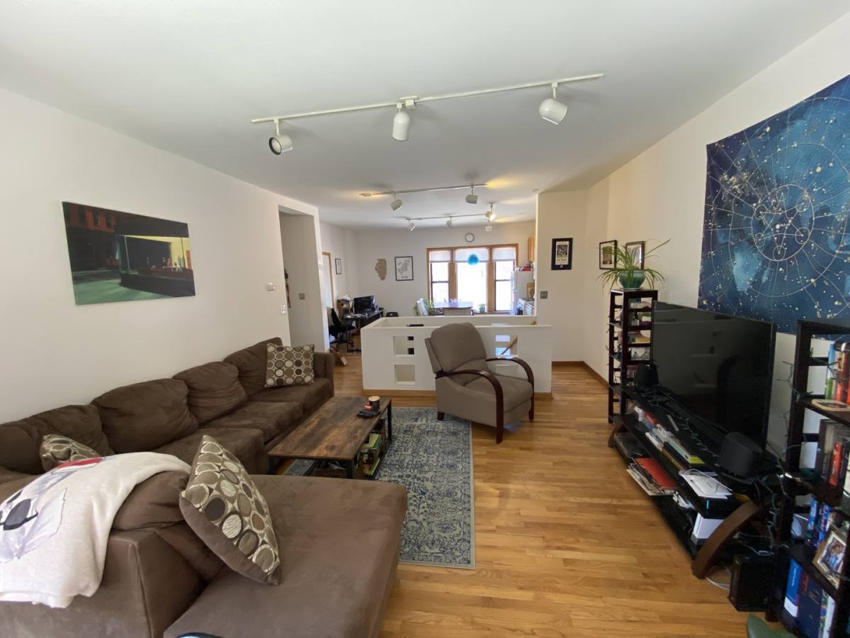 Apartment for rent at 632 W Patterson Ave #1N, Chicago, IL 60613