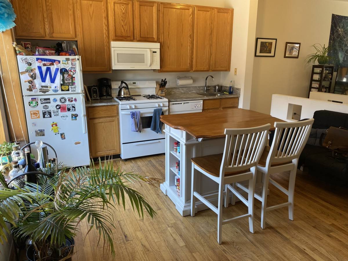 Apartment for rent at 632 W Patterson Ave #1N, Chicago, IL 60613