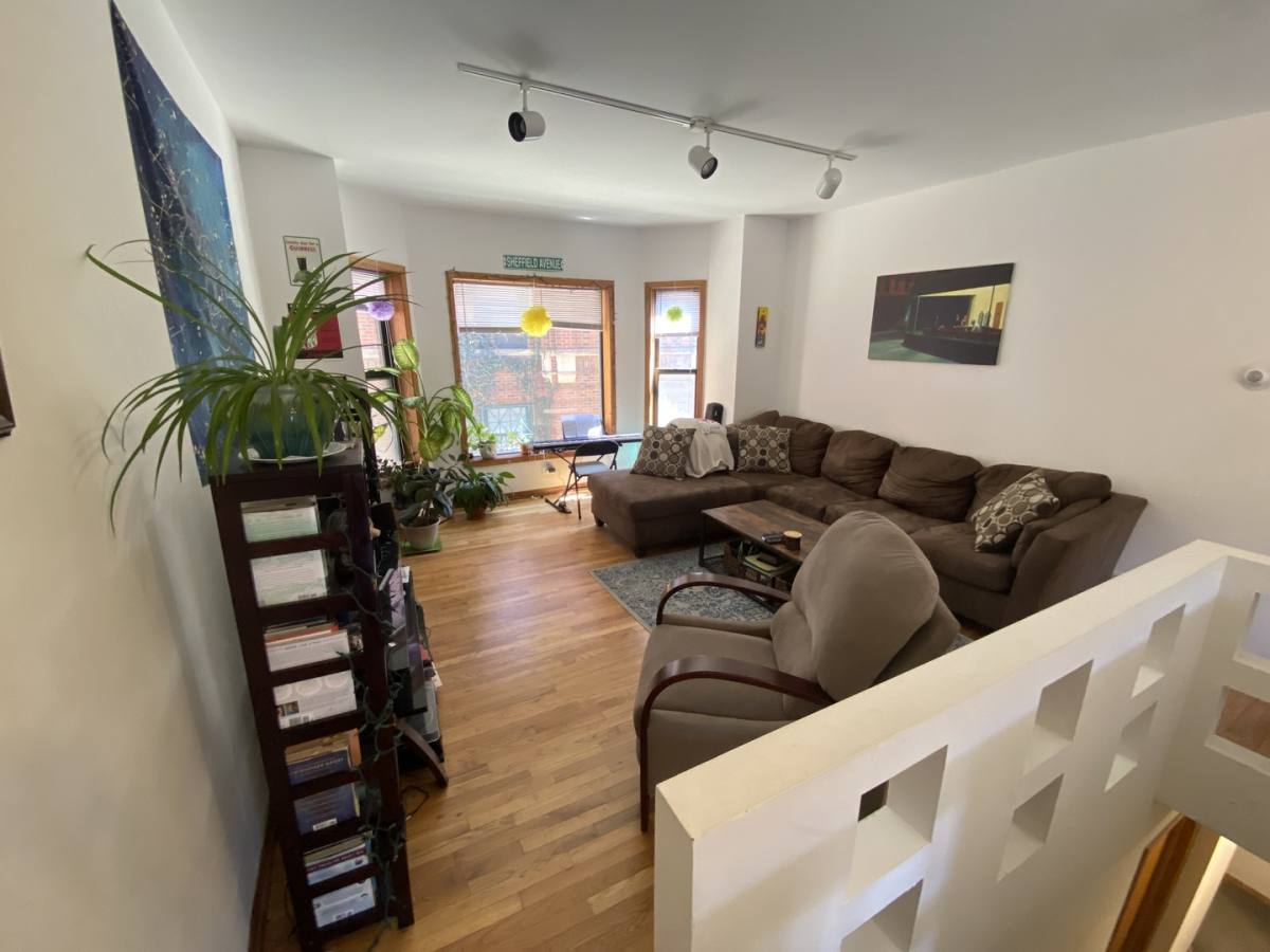 Apartment for rent at 632 W Patterson Ave #1N, Chicago, IL 60613