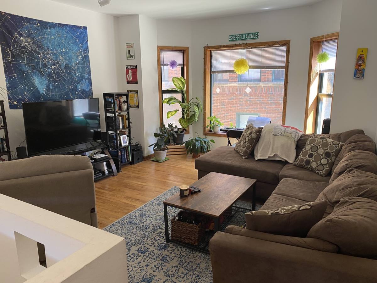 Apartment for rent at 632 W Patterson Ave #1N, Chicago, IL 60613