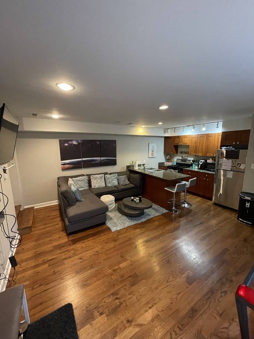 Apartment for rent at 1431 W Cortez St #1R, Chicago, IL 60642