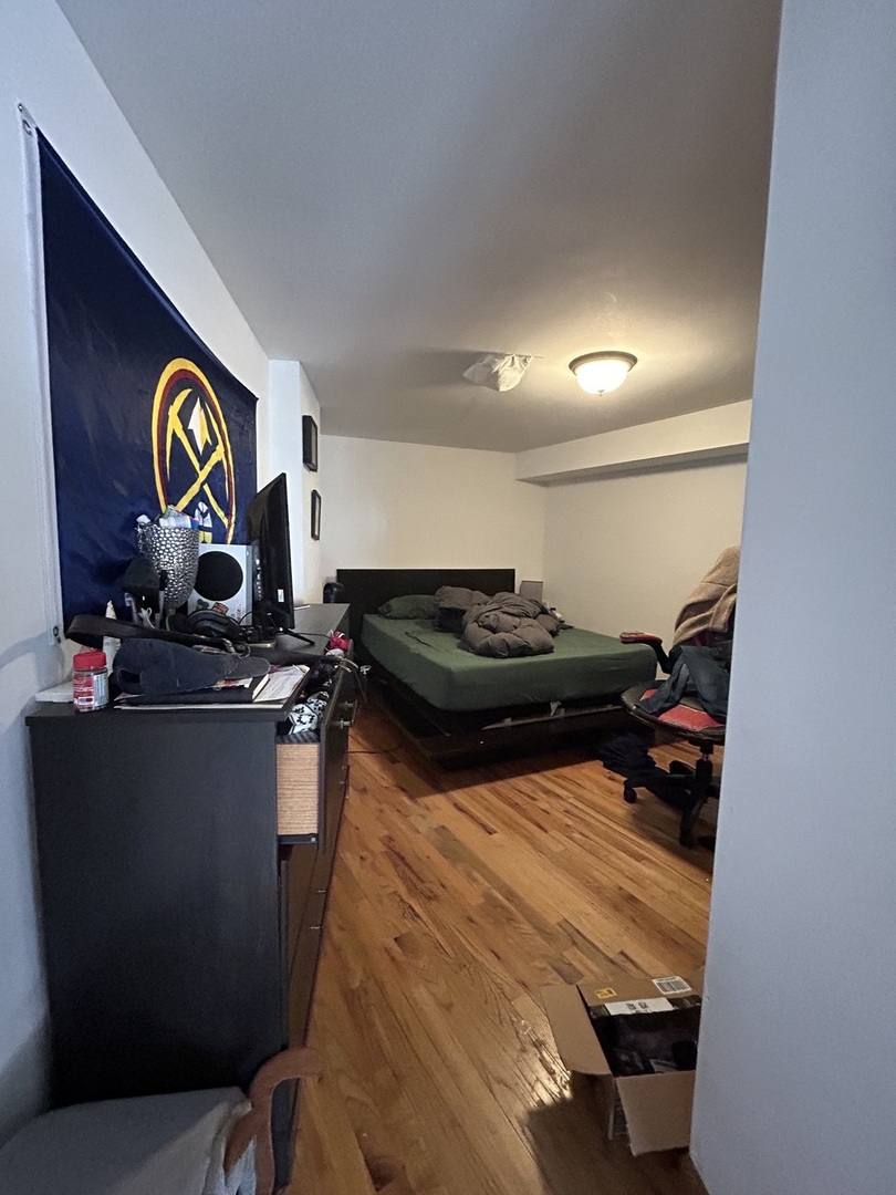 Apartment for rent at 865 W Buckingham Place #204, Chicago, IL 60657