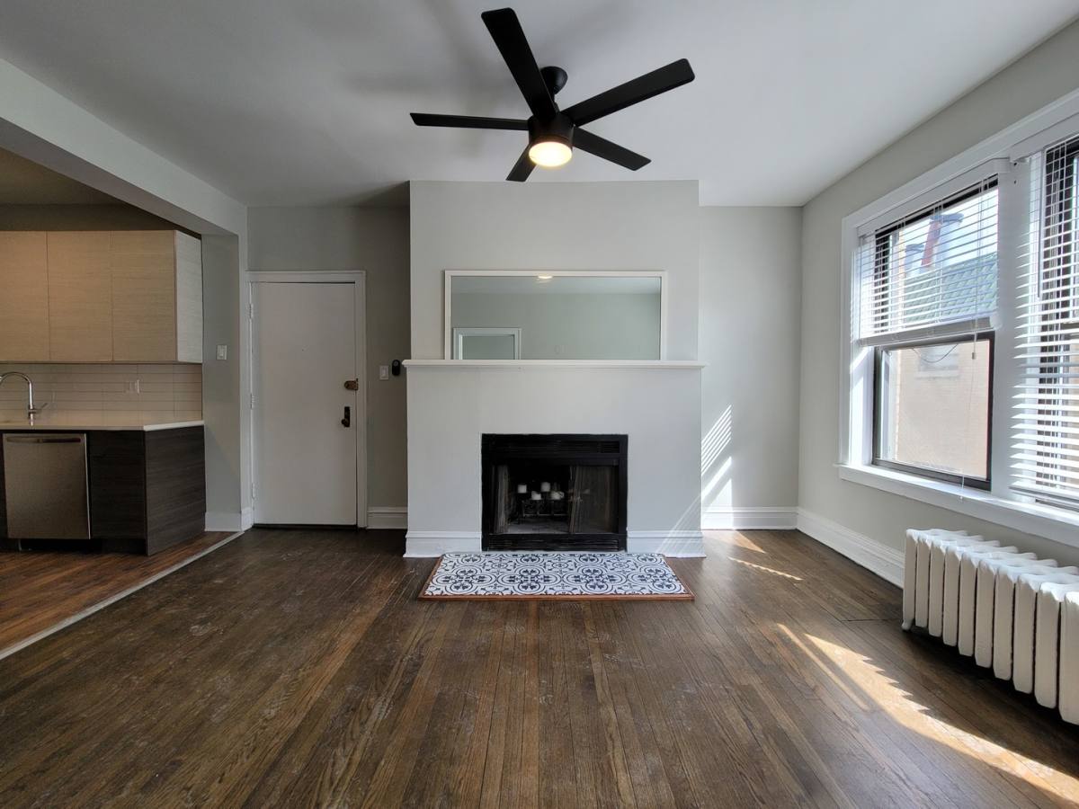 Apartment for rent at 641 W Roscoe St #V3, Chicago, IL 60657