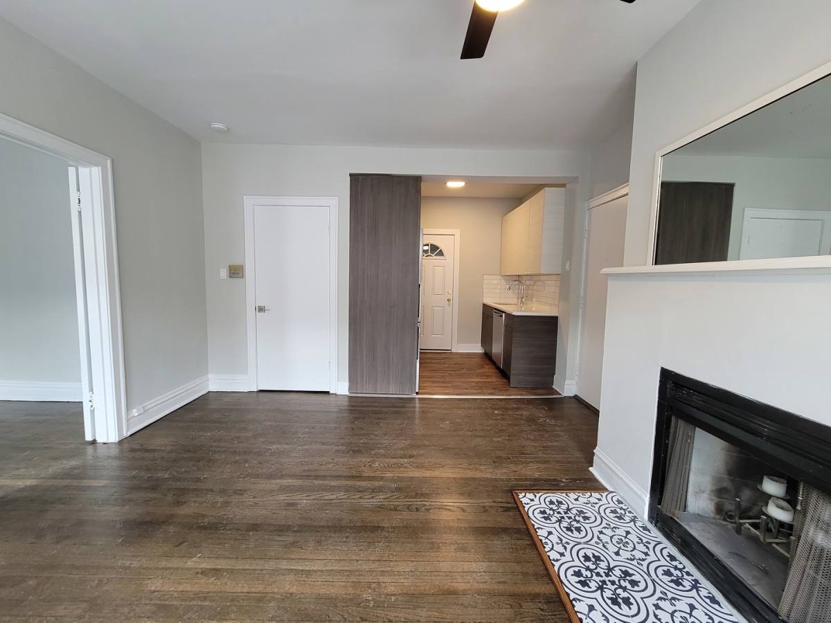 Apartment for rent at 641 W Roscoe St #V3, Chicago, IL 60657