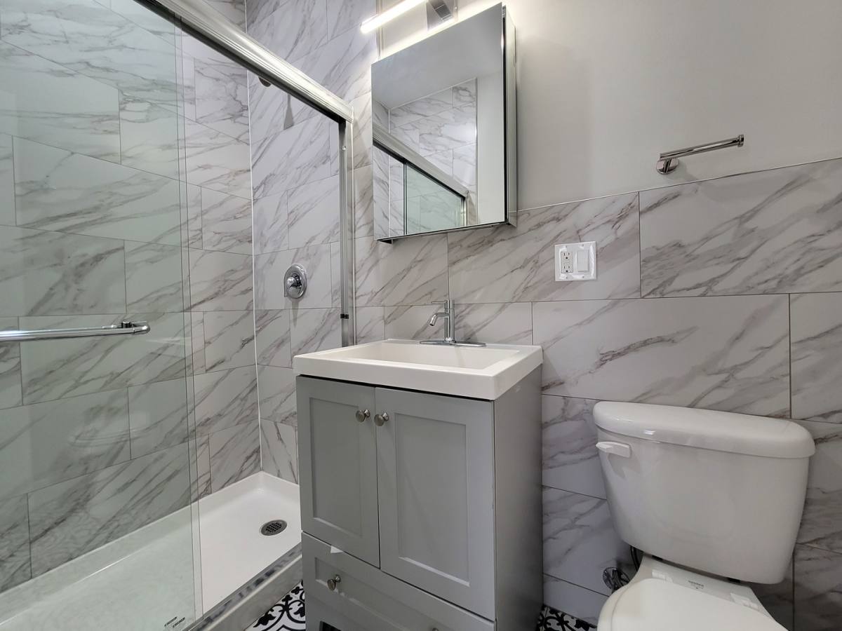 Apartment for rent at 641 W Roscoe St #V3, Chicago, IL 60657