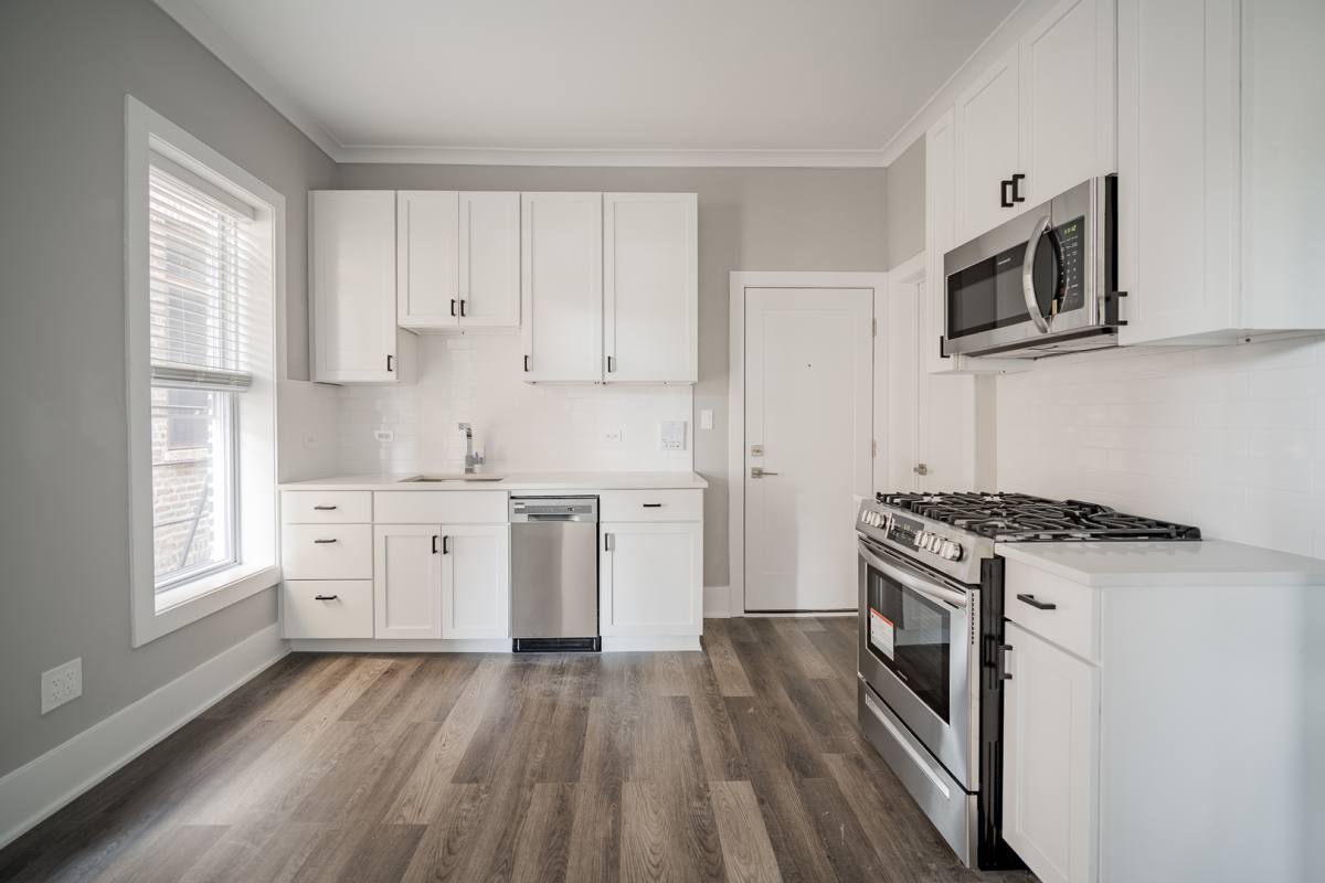 Apartment for rent at 1472 W Erie St #2R, Chicago, IL 60642