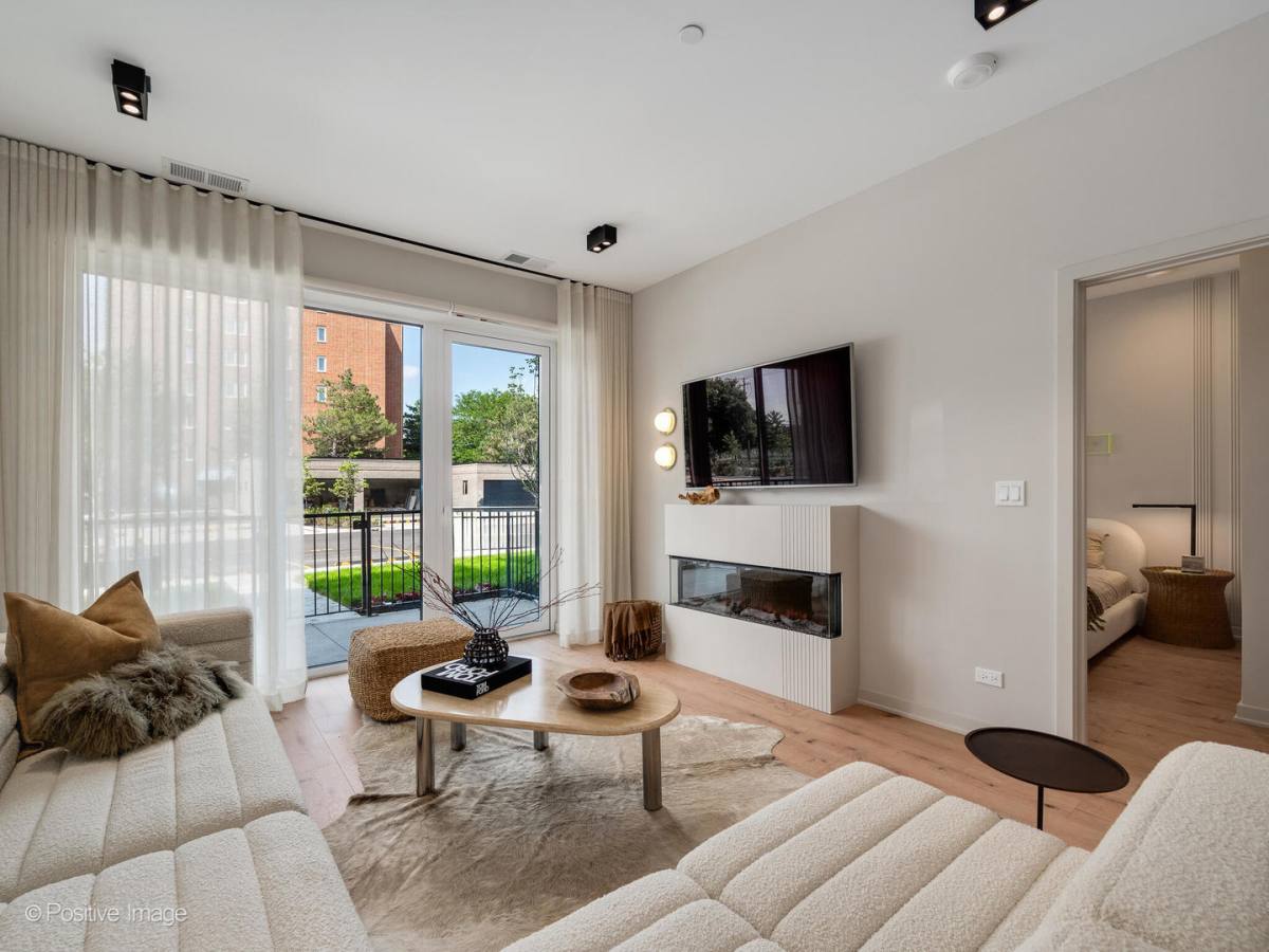 Apartment for rent at 1235 U N Ashland Ave #202, Chicago, IL 60622