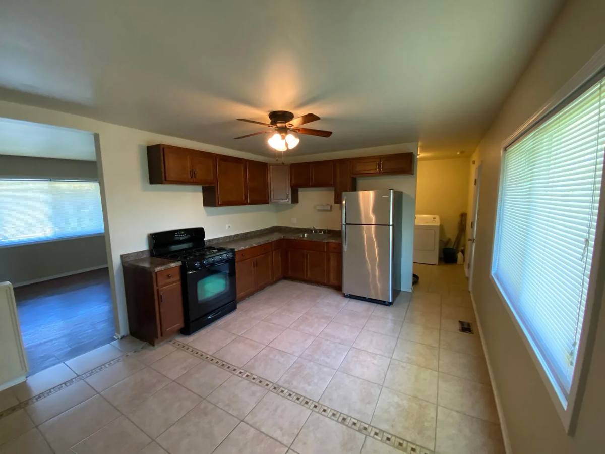 Apartment for rent at 22249 Latonia Lane, Richton Park, IL 60471