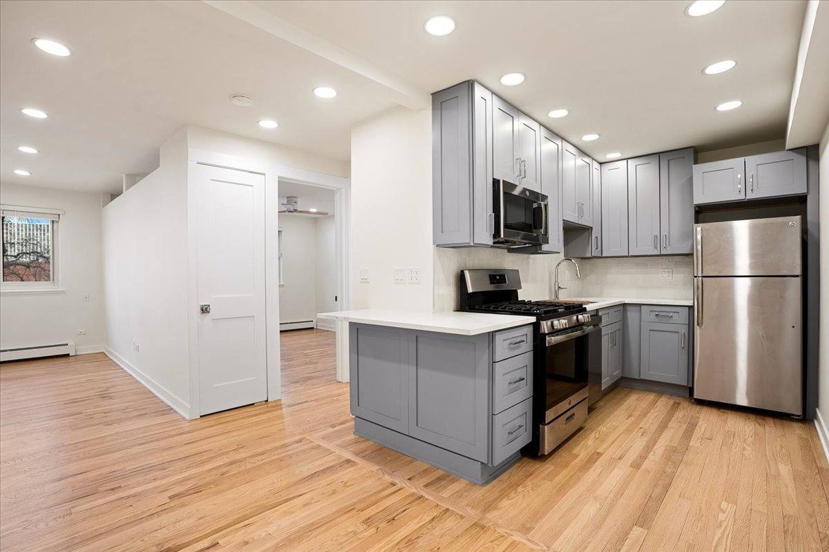 Apartment for rent at 515 W Wrightwood Ave #503, Chicago, IL 60614