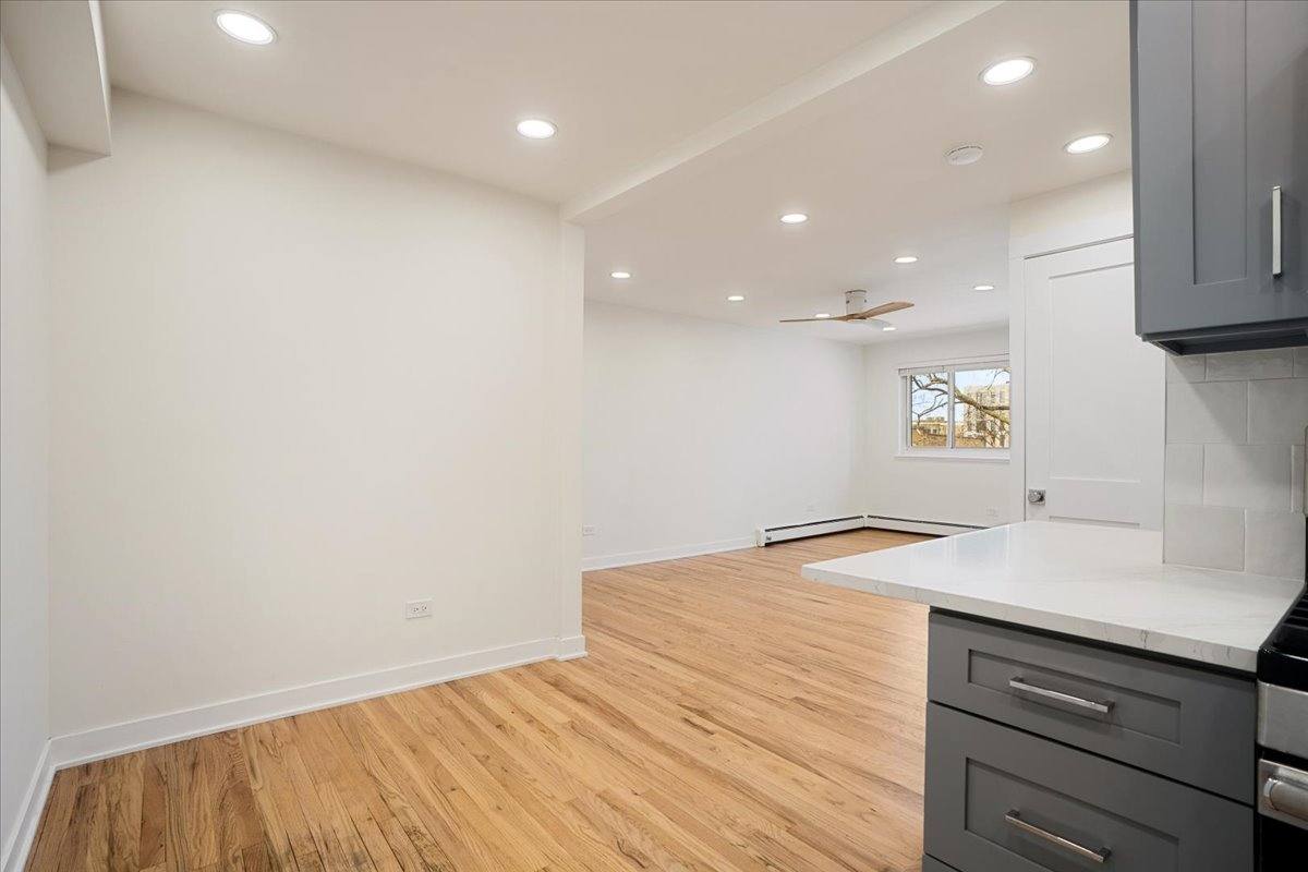 Apartment for rent at 515 W Wrightwood Ave #503, Chicago, IL 60614