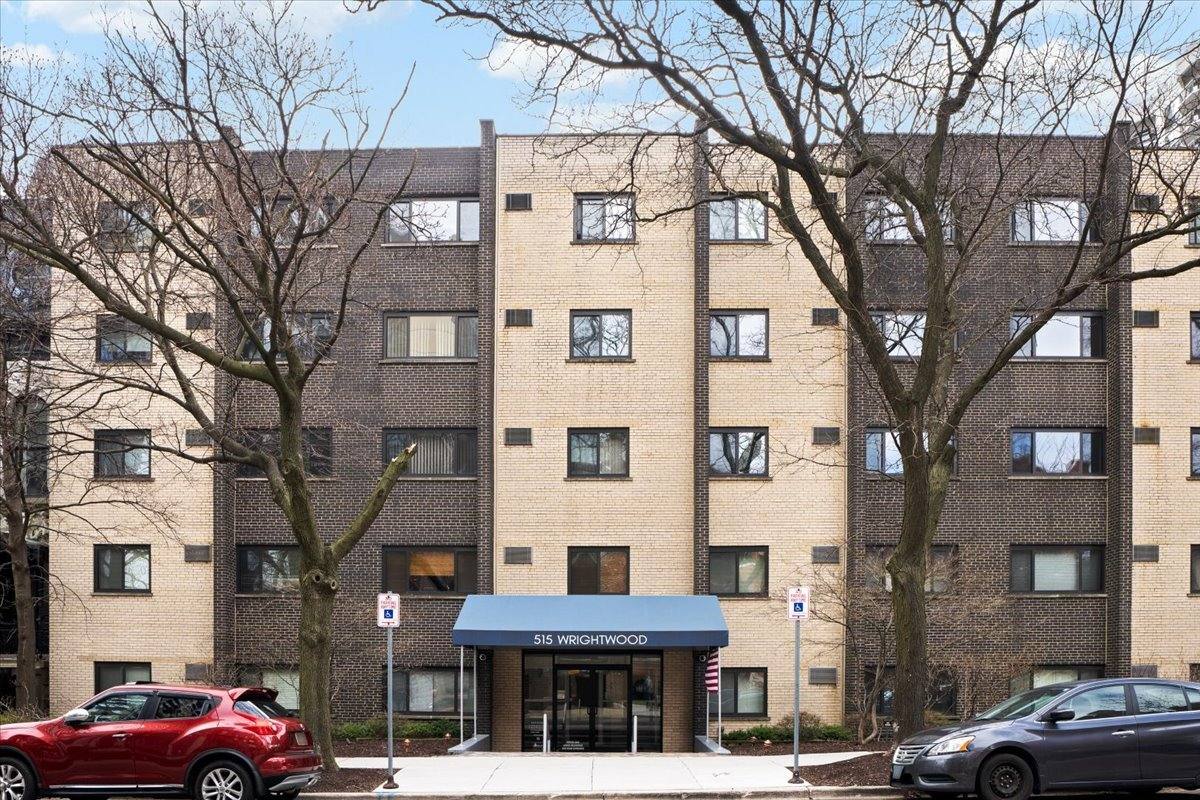 Apartment for rent at 515 W Wrightwood Ave #503, Chicago, IL 60614