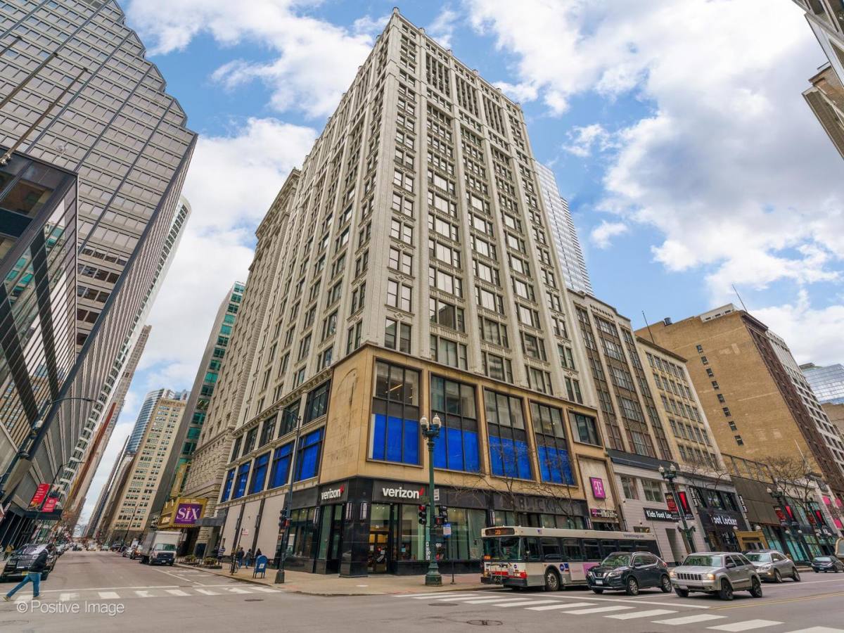 Apartment for rent at 8 W Monroe St #1408, Chicago, IL 60603