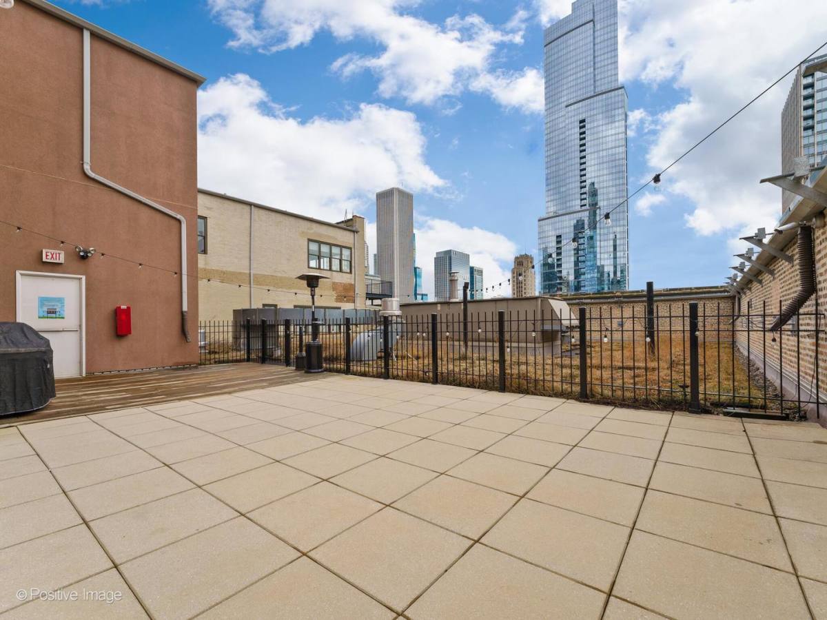 Apartment for rent at 8 W Monroe St #1408, Chicago, IL 60603