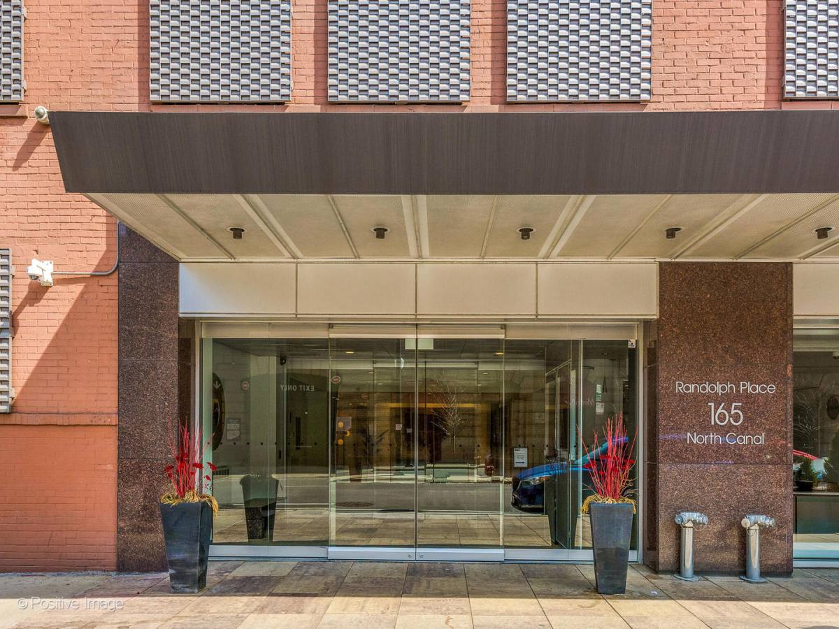 Apartment for rent at 165 N Canal St #903, Chicago, IL 60606