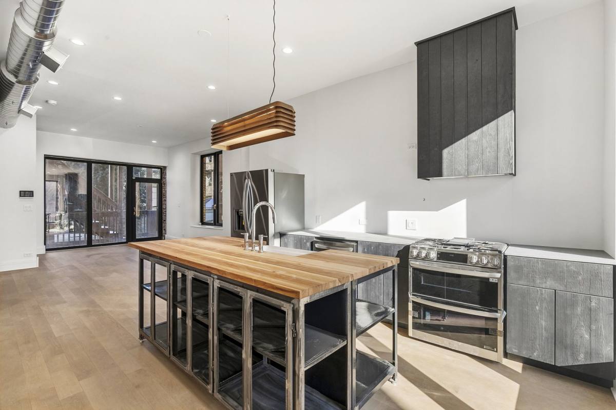 Apartment for rent at 1414 N Maplewood Ave #1, Chicago, IL 60622