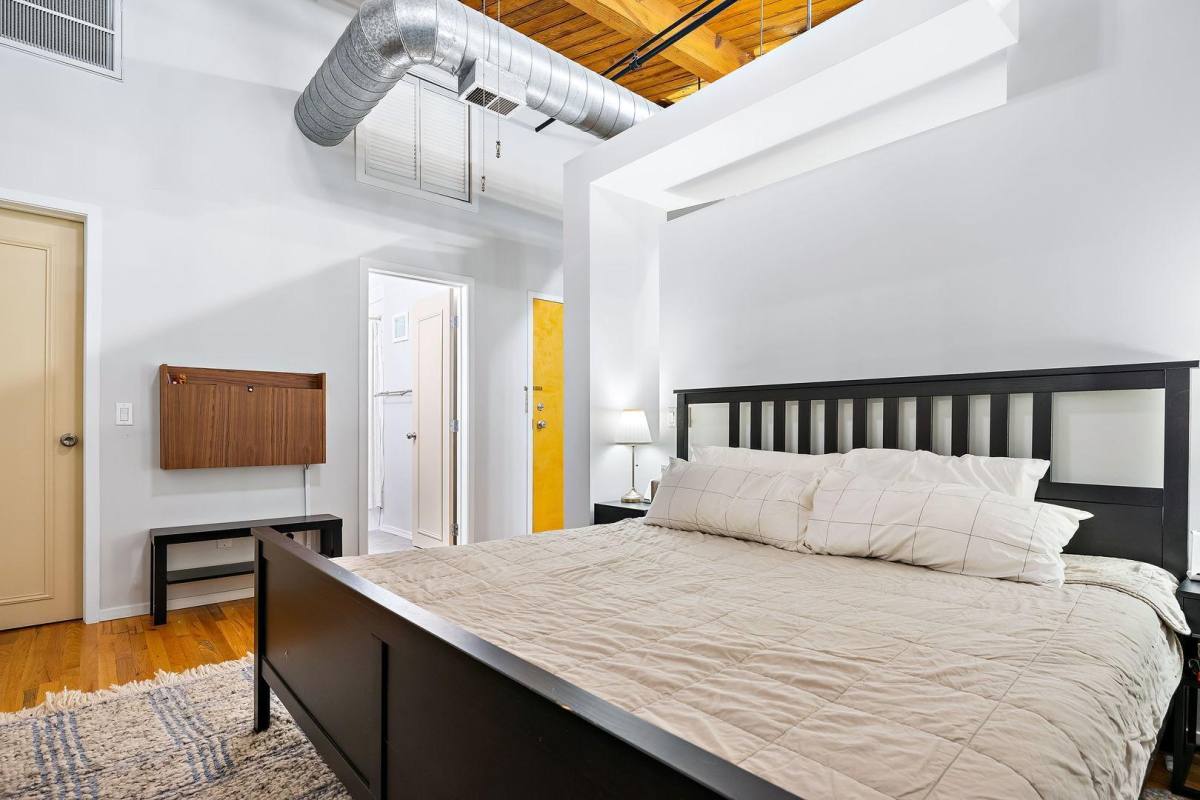 Apartment for rent at 2210 W Wabansia Ave #202, Chicago, IL 60647