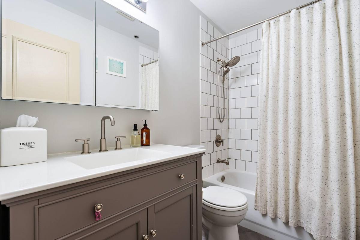 Apartment for rent at 2210 W Wabansia Ave #202, Chicago, IL 60647