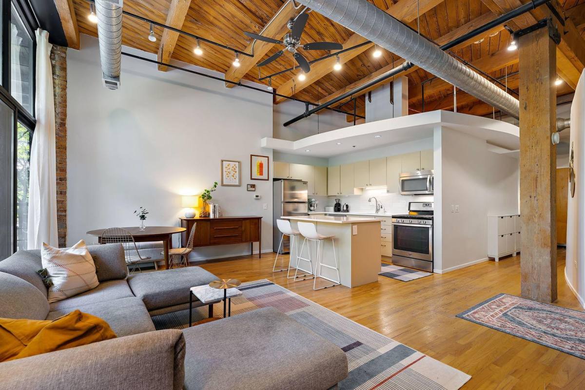 Apartment for rent at 2210 W Wabansia Ave #202, Chicago, IL 60647