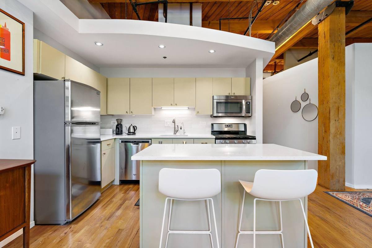 Apartment for rent at 2210 W Wabansia Ave #202, Chicago, IL 60647