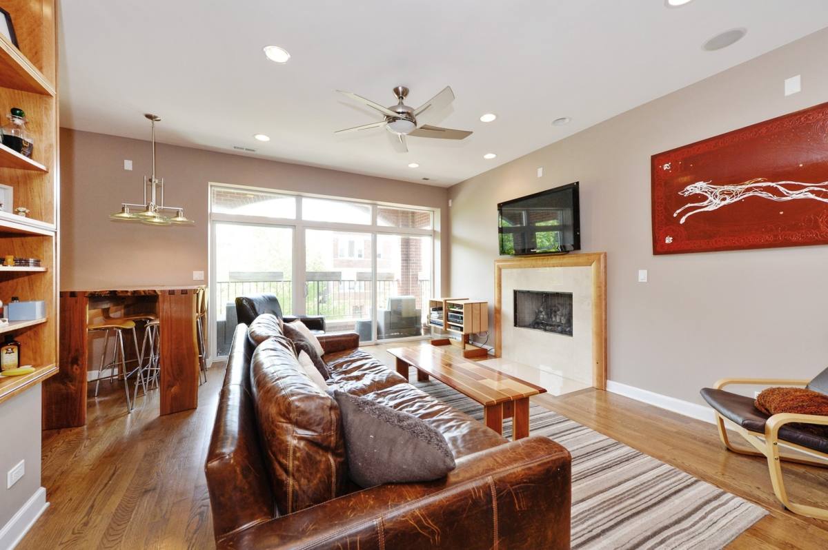 Apartment for rent at 1518 W Chestnut St #2, Chicago, IL 60642